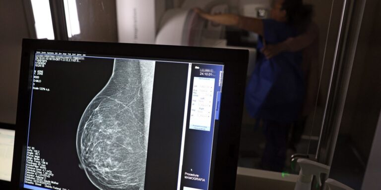 Outubro Rosa: como receber o auxílio-doença em tratamento de câncer