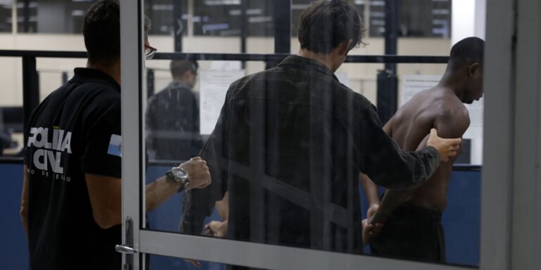 Ministros farão reunião de emergência com Castro nesta quarta-feira