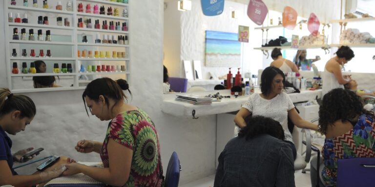 Anvisa proíbe duas substâncias utilizadas em produtos para unhas