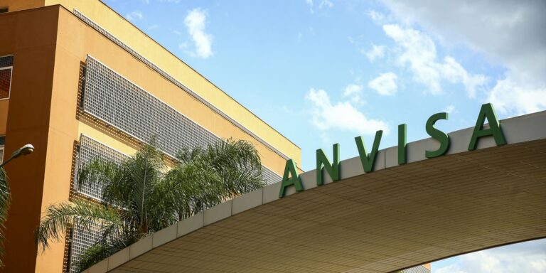Anvisa manda retirar do mercado duas marcas de suplemento alimentar