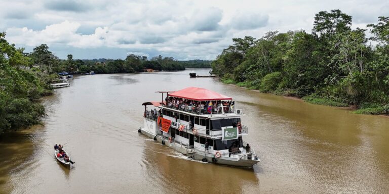 Flotilha Yaku Mama chega à COP30 com demandas de povos indígenas