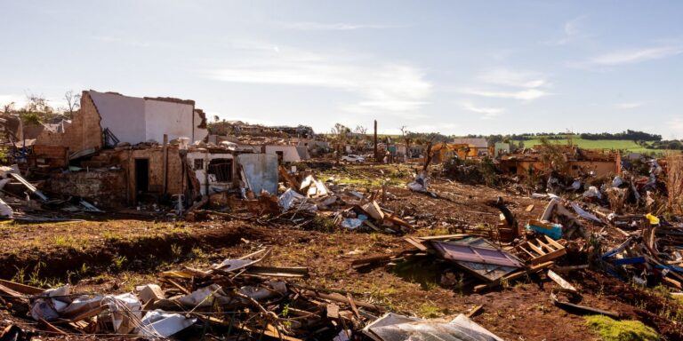Médicos e psicólogos do SUS atendem vítimas do tornado no Paraná