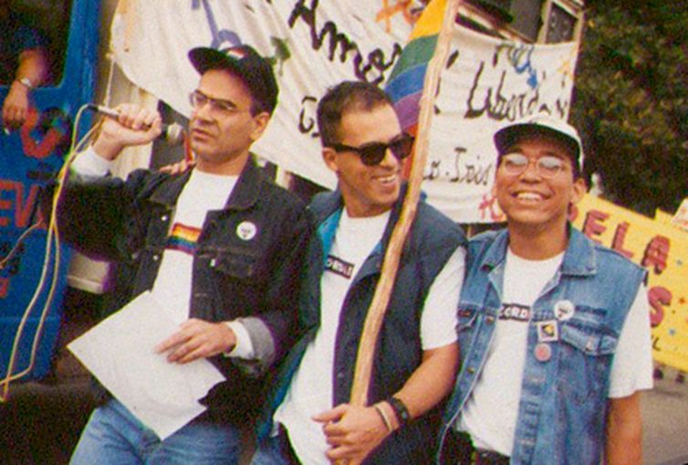 Rio de Janeiro (RJ), 14/11/2025 – Ex-presidente do Grupo Arco Íris Augusto Andrade (esquerda), Luiz Carlos Ramos (centro), Claudio Nascimento (direito) na Marcha da Cidadania de 1995, a primeira Parada LGBT do Brasil 
Foto: Augusto Andrade/Arquivo pessoal