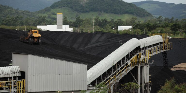 Organizações criticam extensão de subsídios a usinas de carvão mineral