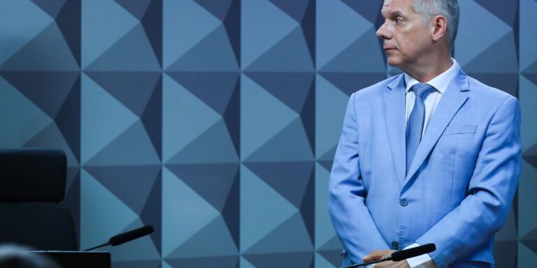 PF diz que ex-presidente do INSS recebia R$ 250 mil mensais de propina