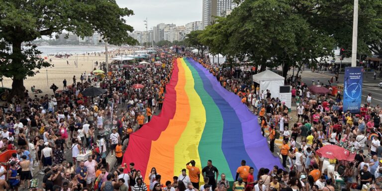 Parada do Orgulho LGBTI+ do Rio celebra 30 anos e reforça visibilidade