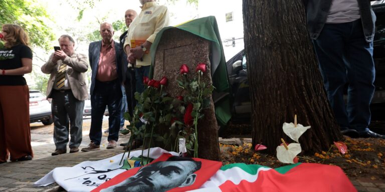 Ato lembra os 56 anos da morte de Carlos Marighella