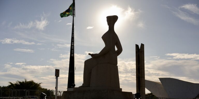 STF estabelece fim do processo de Bolsonaro, Torres e Ramagem