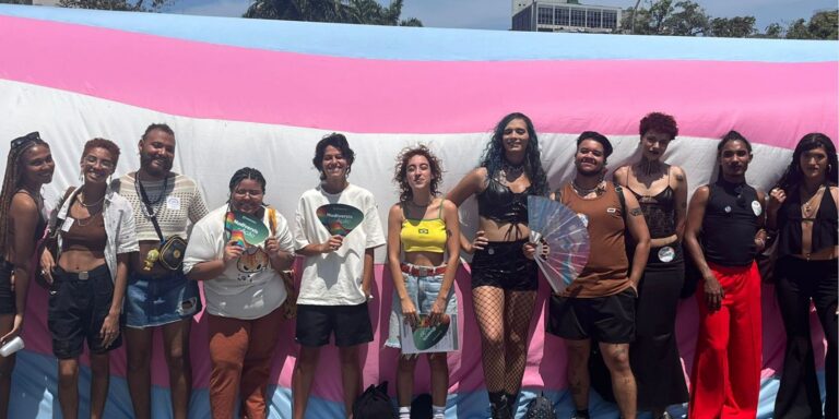 Marcha trans e travesti pede garantia de direitos e fim da violência