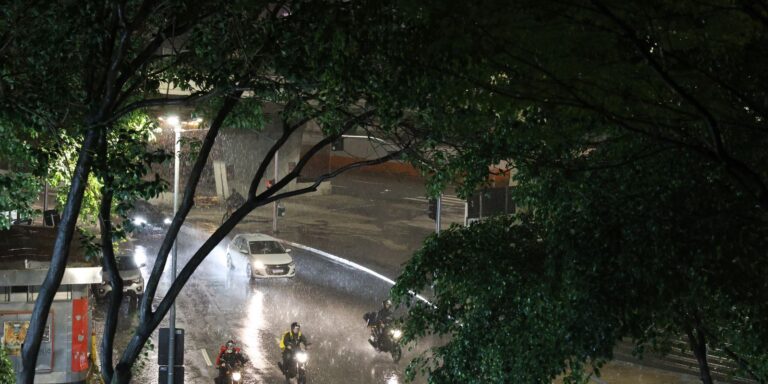 Chuvas deixam São Paulo em estado de atenção; 31 mil ficam sem energia