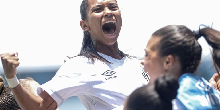 Goleadas e penalidades definem semifinalistas da Copinha Feminina