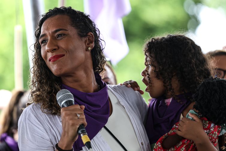 Brasília (DF), 07/12/2025 - A ministra da Igualdade Racial, Anielle Franco, durante ato do Levante Mulheres Vivas, na área central de Brasília, para denunciar o feminicídio e todas as formas de violência contra mulheres. Foto: Marcelo Camargo/Agência Brasil