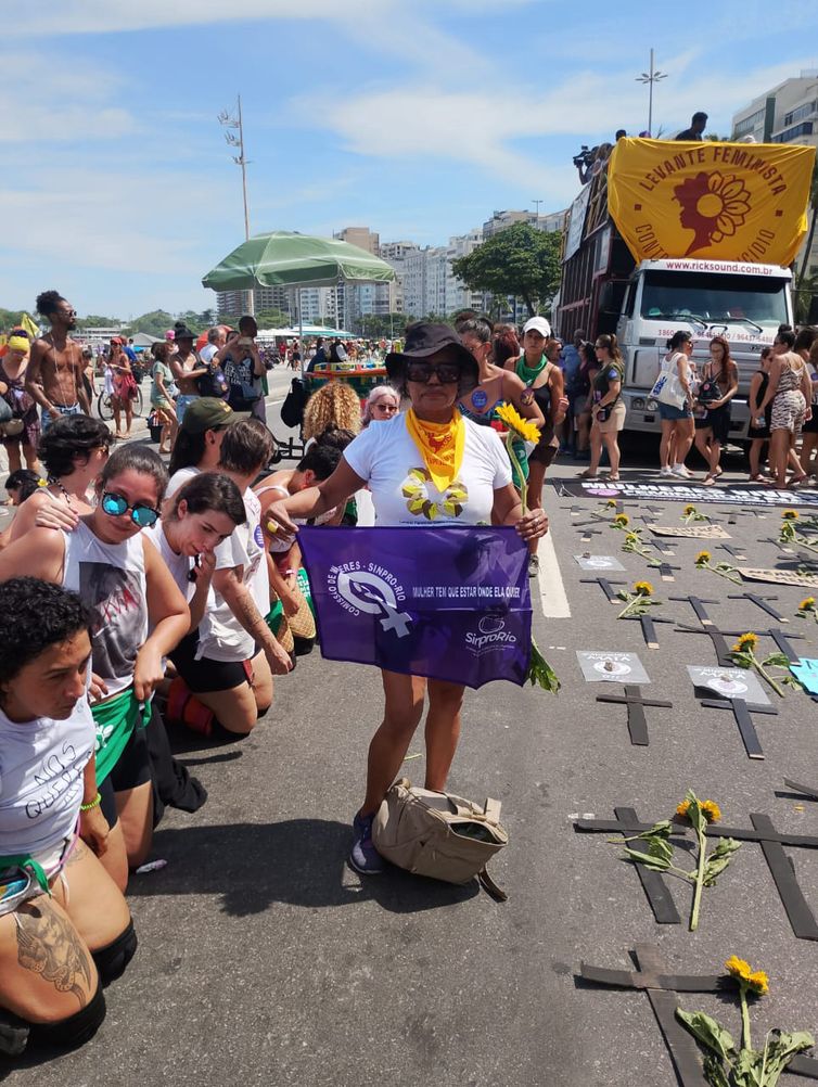 Rio de Janeiro (RJ), 07/12/2025 - Deise Coutinho professora aposentada no ato contra feminicídio 071225
Ato para denunciar o feminicídio e todas as formas de violência contra mulheres.
Foto: Cristina Indio do Brasil/Agência Brasil