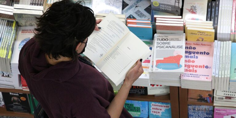 Setor editorial e de livros registra expansão de 13% entre 2023 e 2025