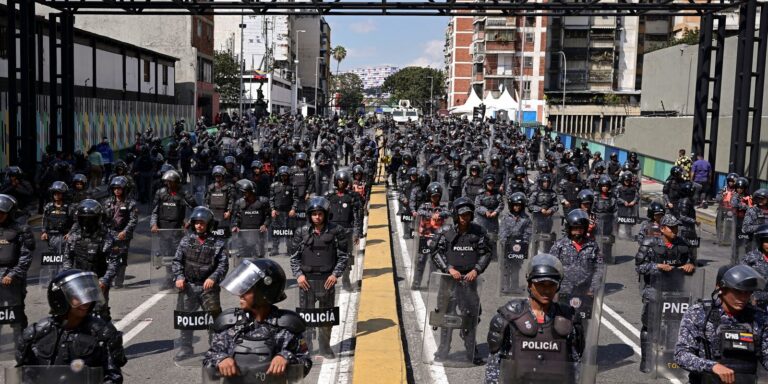 Juristas pedem que tribunal internacional investigue ação na Venezuela