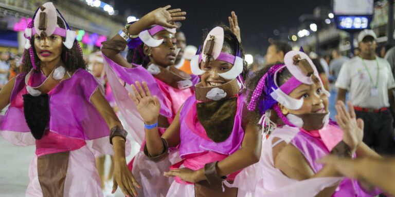Escolas mirins se apresentarão nos ensaios na Marques de Sapucaí