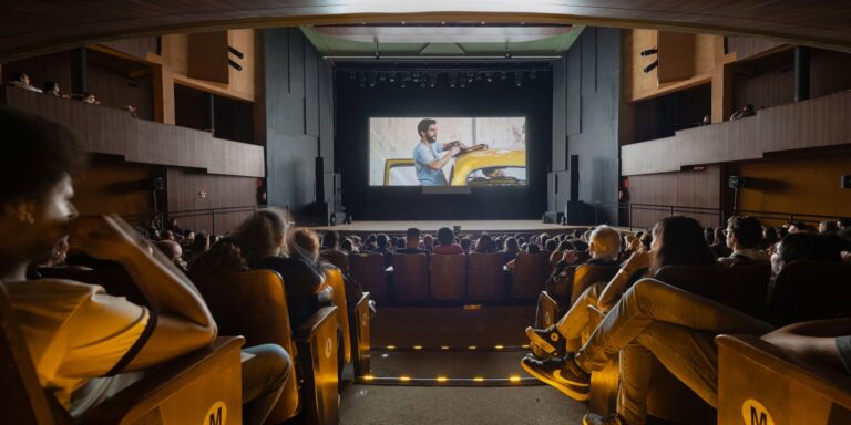 Depois de prêmios, O Agente Secreto está em mais salas de cinema