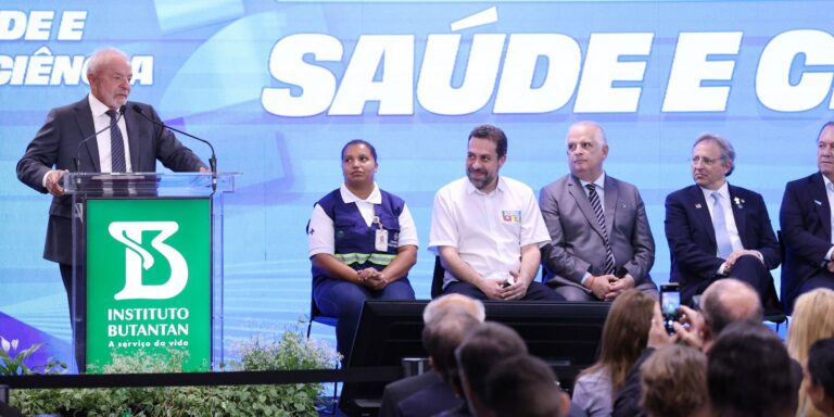 Equipes do SUS começam a receber vacina do Butantan contra a dengue