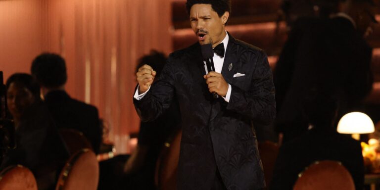 Grammy 2026 é marcado por críticas a Trump