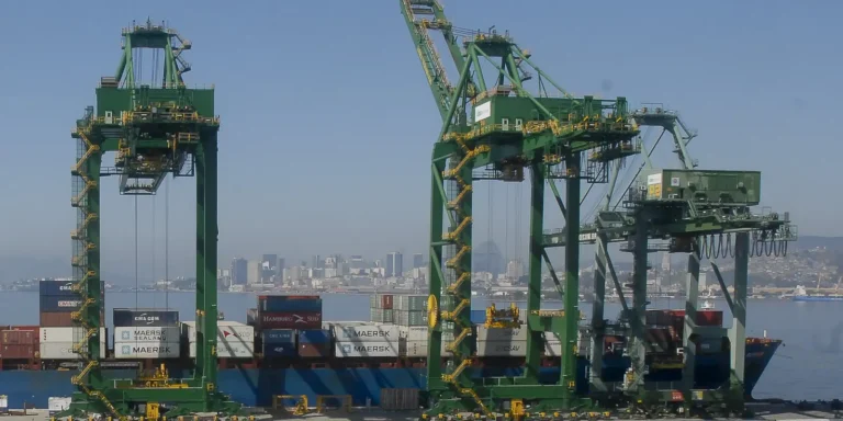 Portos brasileiros movimentaram 1,4 bi de toneladas de cargas em 2025