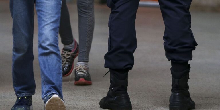 Justiça suspende regras de escolas cívico-militares em SP