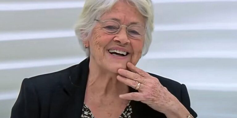 Adélia Prado recebe alta hospitalar e está em casa