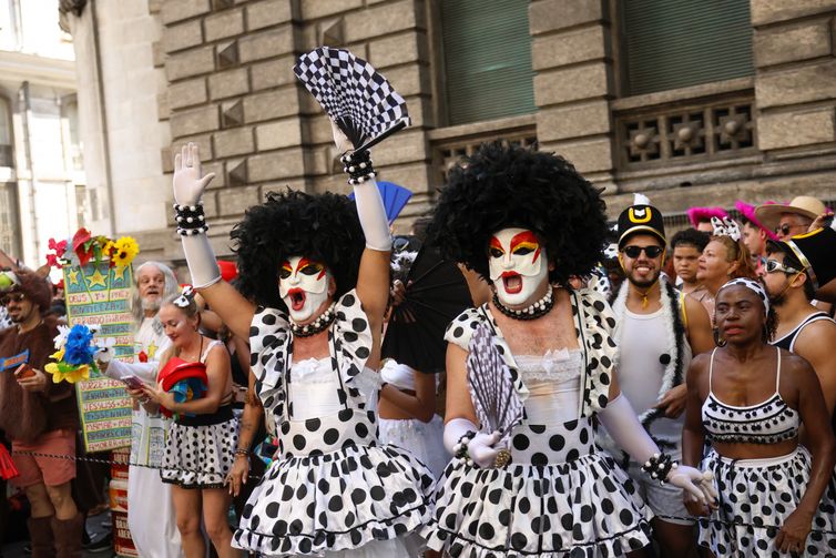 Rio de Janeiro (RJ), 14/02/2026 – O bloco Cordão da Bola Preta desfila no sábado de carnaval no centro do Rio de Janeiro. Foto: Tomaz Silva/Agência Brasil