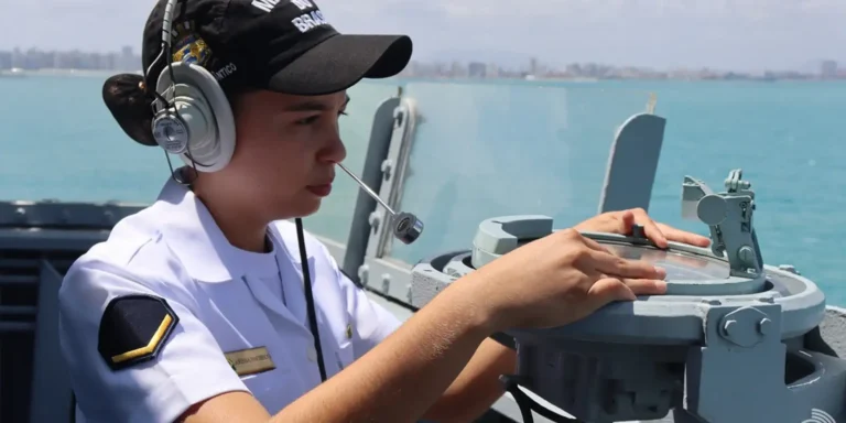 Voluntárias ingressam no serviço militar inicial feminino