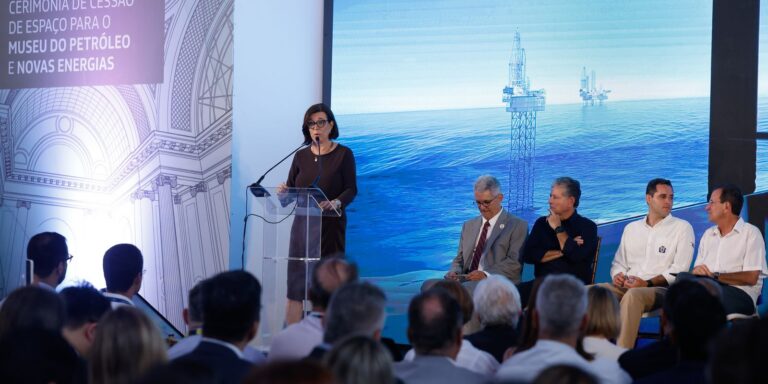 Petrobras suspendeu leilão de combustíveis para reavaliar estoques