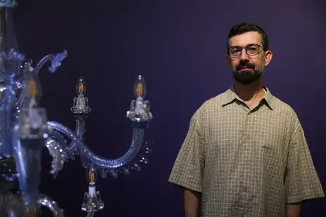 Rio de Janeiro (RJ), 28/03/2026 – O curador Ivair Reinaldim na abertura da exposição Constelações – 40 anos do Paço Imperial, no centro do Rio de Janeiro. Foto: Tomaz Silva/Agência Brasil