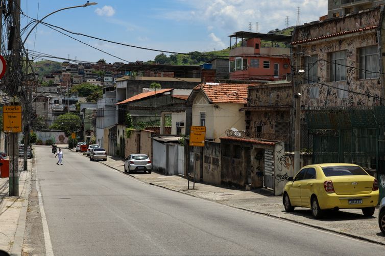 Rio de Janeiro (RJ), 14/01/2026 – A Rua da Pedreira, em Cascadura, na zona norte do Rio, via não arborizada. Foto: Tomaz Silva/Agência Brasil