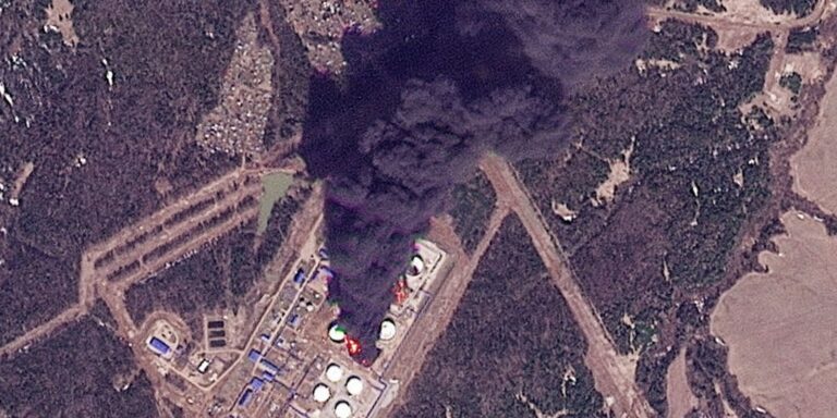 Drones ucranianos atingem instalações petrolíferas russas