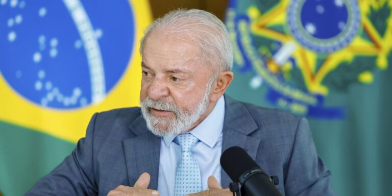 Lula envia ao Congresso projeto de lei pelo fim da escala 6x1