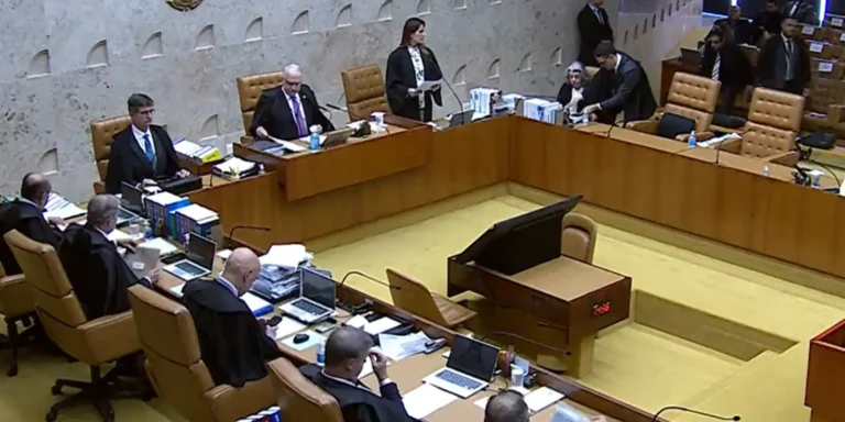 STF suspende julgamento sobre mandato-tampão para governo do Rio