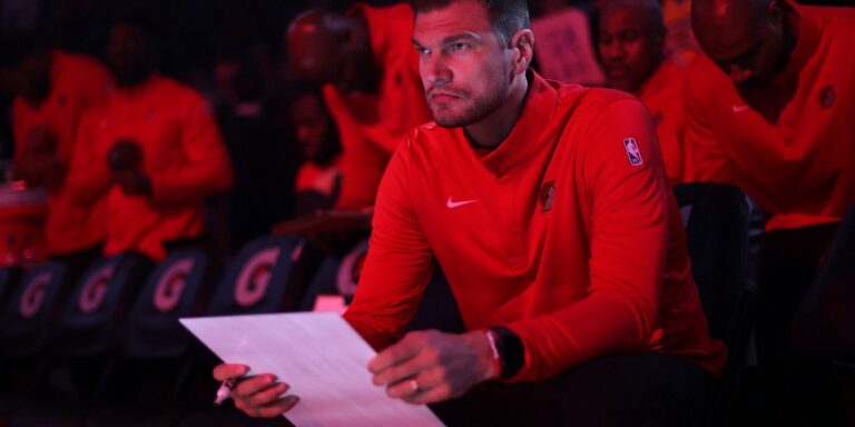 NBA: Tiago Splitter, do Portland, é 1º técnico brasileiro nos playoffs