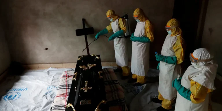 OMS: continente africano tem 139 mortes suspeitas em surtos de ebola