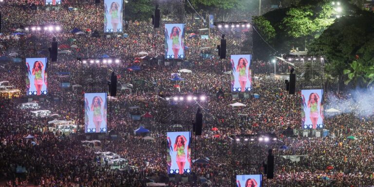Mais de 2 milhões de pessoas assistem ao show de Shakira em Copacabana