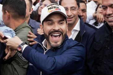 Colombian lawyer and right-wing presidential candidate Abelardo de la Espriella reacts as he attends a campaign event in Bogota, Colombia, May 7, 2026. REUTERS/Nathalia Angarita