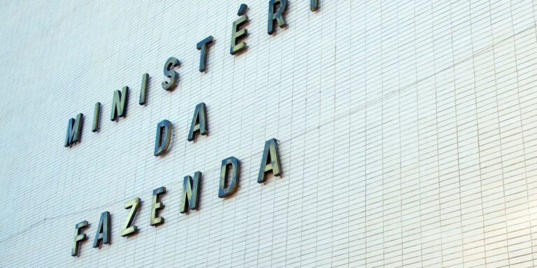 Fazenda eleva para 4,5% estimativa de inflação com guerra e petróleo