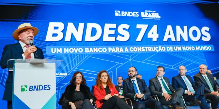 Confiança dos técnicos impulsiona bons resultados do BNDES, diz Lula