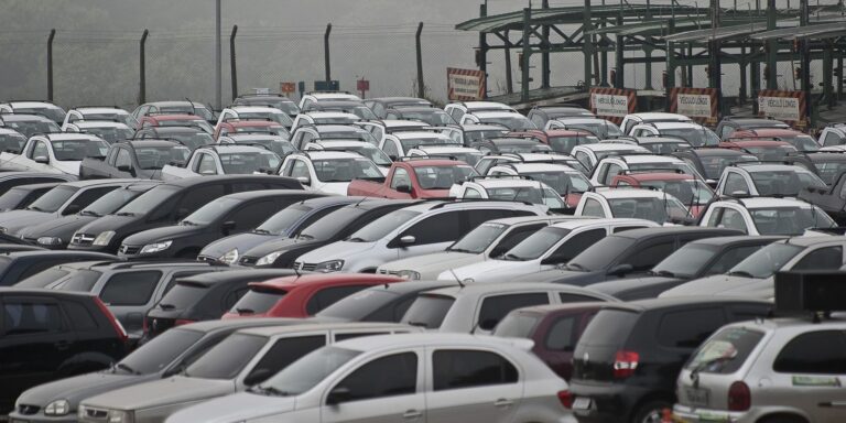 Venda de veículos novos no país sobe 15% até maio