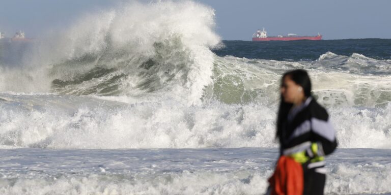 Rio entra em alerta para ressaca e ondas de até 2,5 metros