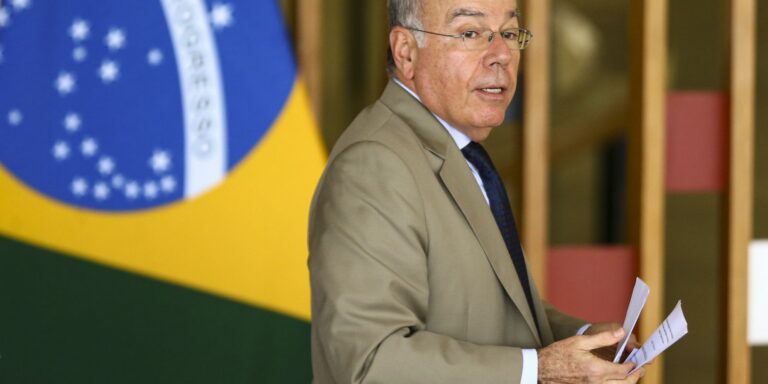 Mauro Vieira debate Fundo de Florestas Tropicais em Luxemburgo