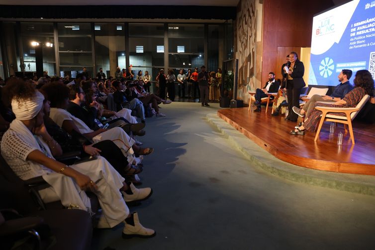 Rio de Janeiro (RJ) - 30/06/2026 - A ministra da Cultura, Margareth Menezes, lança a segunda edição do Rouanet nas Favelas durante I Seminário de Avaliação dos Resultados da Política Nacional Aldir Blanc de Fomento à Cultura, no Palácio Gustavo Capanema. Foto: Rovena Rosa/Agência Brasil