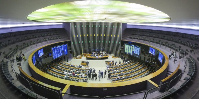 Câmara diz ao STF que não há irregularidades em indicações de emendas
