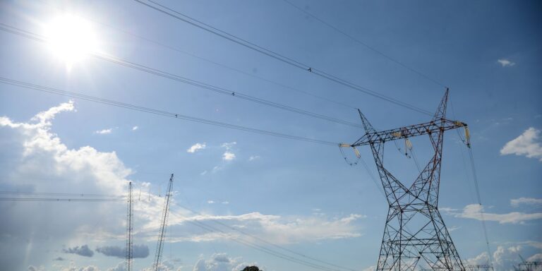 Annel sorteia mais quatro lotes de transmissão de energia