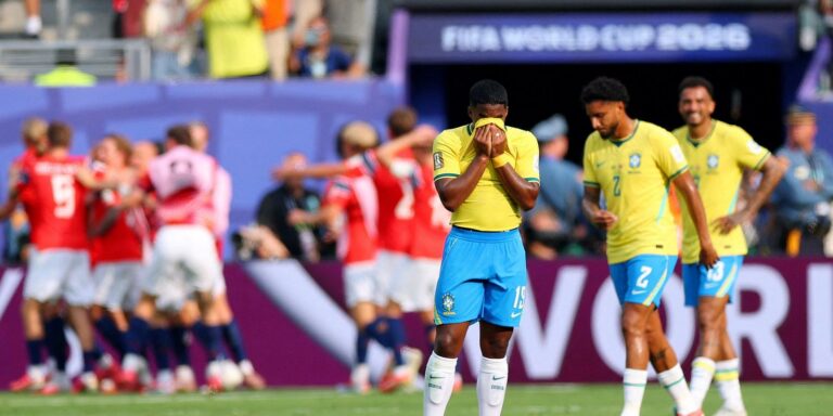 Com críticas, adeus do Brasil à Copa estampa jornais mundo afora