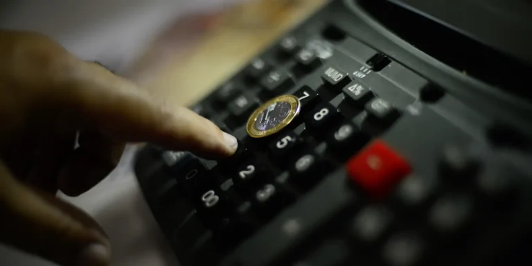 Prévia da inflação oficial fica em 0,06% em julho, diz IBGE