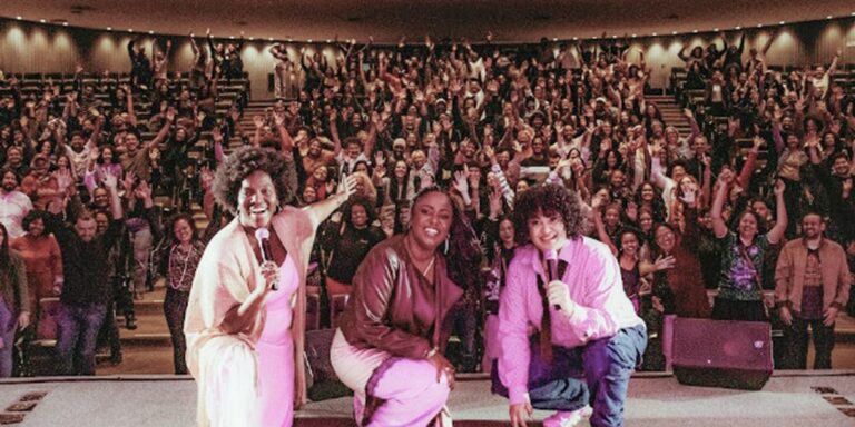 É possível fazer rir e incomodar, diz atriz do projeto Humor Negro