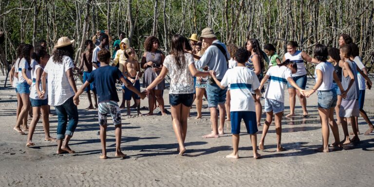 Projeto de música e valorização do mangue conscientiza alunos no Rio